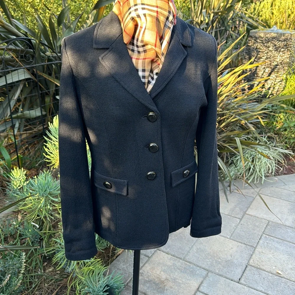 St. John Black Blazer - Picture 3 of 12